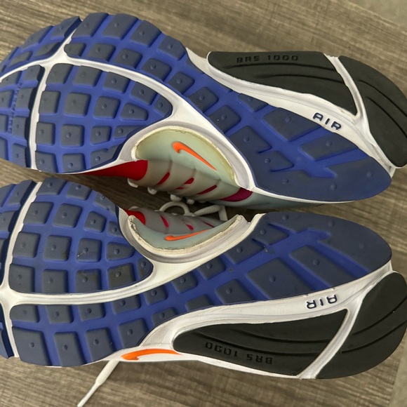 Nike Gradient Sneakers - Picture 5 of 6